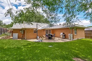 8815 Larchwood Dr, Dallas, TX 75238 - Photo 22
