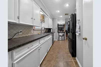 813 E Clinton Avenue, Athens, TX 75751 - Photo 12