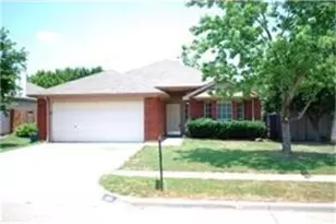 325 Angelina Dr, Arlington, TX 76018 - Photo 1