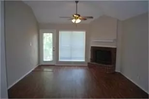 325 Angelina Dr, Arlington, TX 76018 - Photo 2