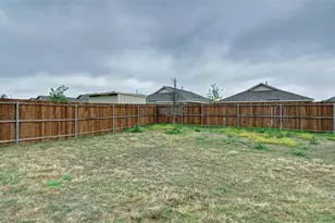 1106 Lady Bird St, Ennis, TX 75119 - Photo 12