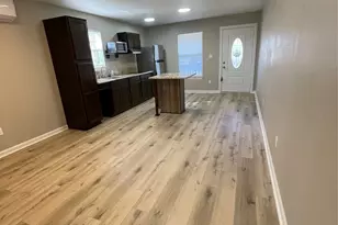 110 Crockett St, Valley View, TX 76272 - Photo 14