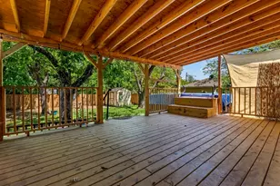 3807 Falls Dr, Dallas, TX 75211 - Photo 10