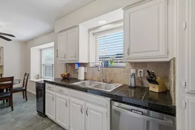 328 Lakewood Court, Coppell, TX 75019 - Photo 14