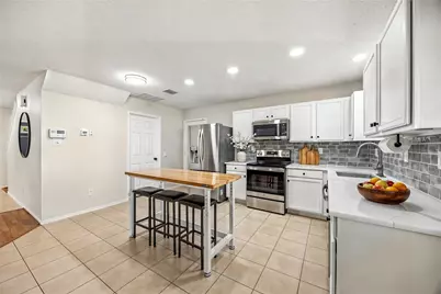 329 Daisy Lane, Burleson, TX 76028 - Photo 6