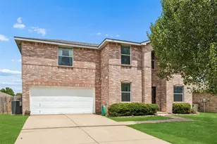 329 Daisy Ln, Burleson, TX 76028 - Photo 14