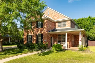 4705 Hampshire Dr, Flower Mound, TX 75028 - Photo 2