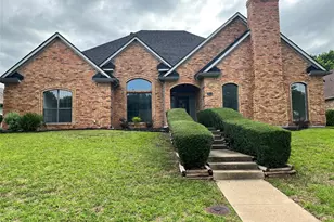 705 Bent Creek Dr, DeSoto, TX 75115 - Photo 1