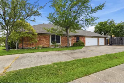 8201 Evening Star, Rowlett, TX 75089 - Photo 2