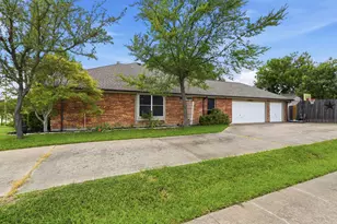 8201 Evening Star, Rowlett, TX 75089 - Photo 2