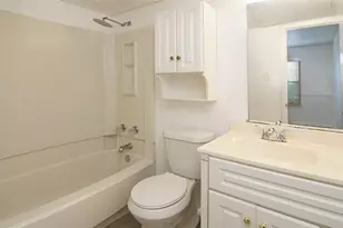 636 Timberline Dr, Hurst, TX 76053 - Photo 8