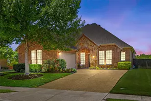 5601 Sunstar Ln, Flower Mound, TX 75028 - Photo 2