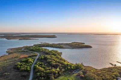 14045 Ladbroke Street, Pilot Point, TX 76258 - Photo 6