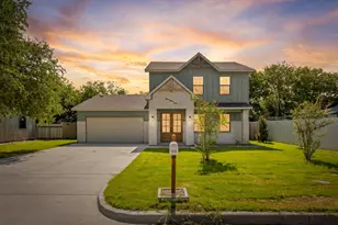 919 SW 3rd Ave, Mineral Wells, TX 76067 - Photo 1