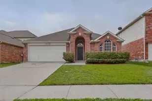 4736 Parkmount Dr, Fort Worth, TX 76137 - Photo 2