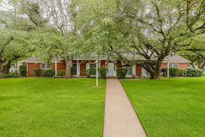 411 S Waco Street, Weatherford, TX 76086 - Photo 1