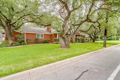 411 S Waco Street, Weatherford, TX 76086 - Photo 4