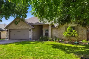 4016 Cherokee Ct, Granbury, TX 76048 - Photo 4