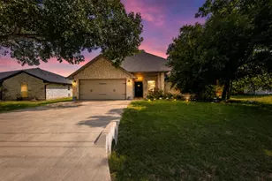 4016 Cherokee Ct, Granbury, TX 76048 - Photo 1