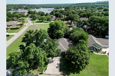 4016 Cherokee Court, Granbury, TX 76048 - Photo 8