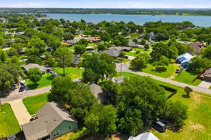 4016 Cherokee Ct, Granbury, TX 76048 - Photo 6