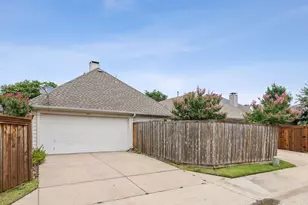 400 Moss Hill Rd, Irving, TX 75063 - Photo 26