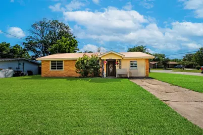 1809 Virginia Place, Cleburne, TX 76033 - Photo 1