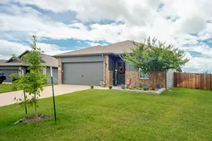 317 Michelle St, Aubrey, TX 76227 - Photo 2