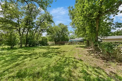 2221 Ross Avenue, Waco, TX 76706 - Photo 24