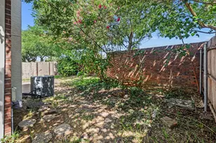 340 Arbor Ct, Euless, TX 76039 - Photo 32