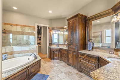 108 Oak Creek Drive, Springtown, TX 76082 - Photo 18