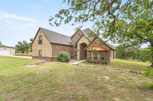108 Oak Creek Dr, Springtown, TX 76082 - Photo 4