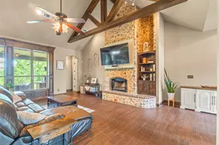 108 Oak Creek Dr, Springtown, TX 76082 - Photo 10
