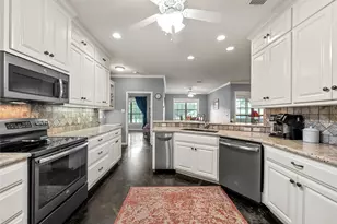 1849 Sommerfeld Dr, Waco, TX 76705 - Photo 10