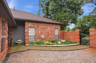10211 Shadow Way, Dallas, TX 75243 - Photo 4