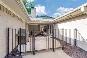 6818 Truxton Dr, Dallas, TX 75231 - Photo 22