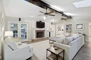 6818 Truxton Dr, Dallas, TX 75231 - Photo 2