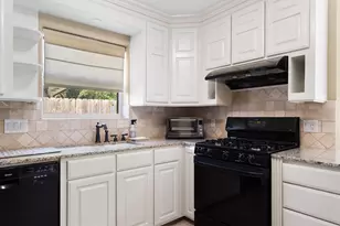 2926 Cripple Creek Trail, Grapevine, TX 76051 - Photo 12