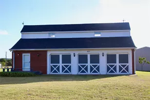 837 Beach Rd, Bowie, TX 76230 - Photo 2
