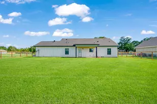 725 Daniel St, Blossom, TX 75416 - Photo 20