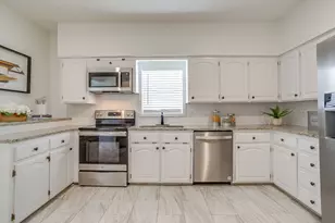 322 W Russell St, Weatherford, TX 76086 - Photo 6
