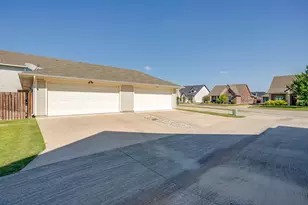 464 Pine St, Burleson, TX 76028 - Photo 40