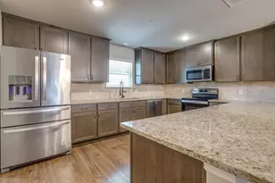 464 Pine St, Burleson, TX 76028 - Photo 14