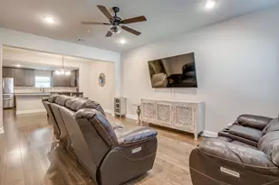 464 Pine St, Burleson, TX 76028 - Photo 8