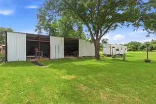 308 W 1st St, Springtown, TX 76082 - Photo 32