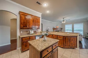 1223 Lantana Ln, Burleson, TX 76028 - Photo 6