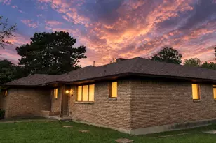 1315 Willowcreek Dr, Lancaster, TX 75146 - Photo 2