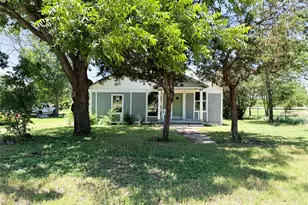 1402 Ave A, Cisco, TX 76437 - Photo 2