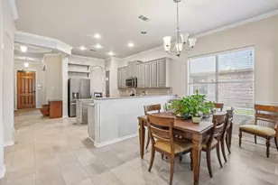 5320 Brazoria Dr, Grand Prairie, TX 75052 - Photo 10