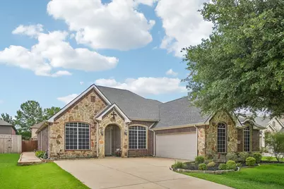 5320 Brazoria Drive, Grand Prairie, TX 75052 - Photo 2